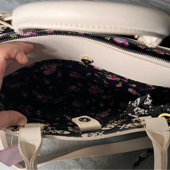 Betsey Johnson Purse - Picture 7 of 8